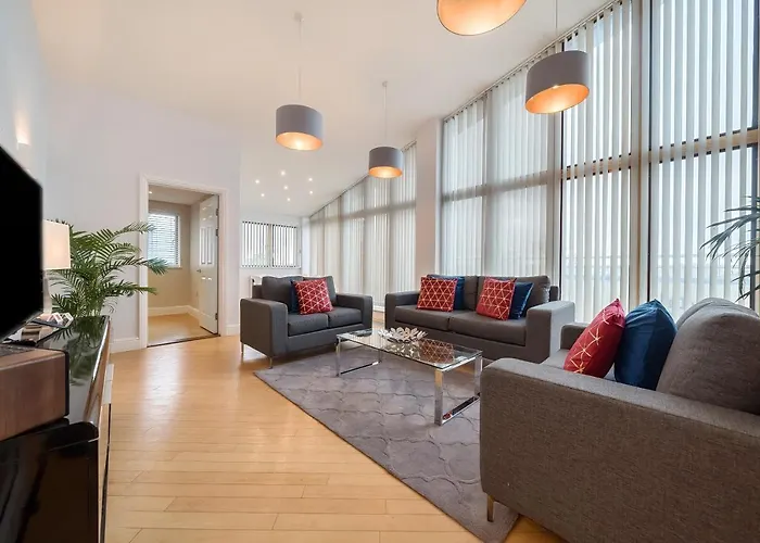 Roomspace Serviced Apartments - The Courtyard Penthouse