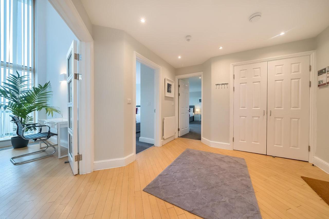 Roomspace Serviced - The Courtyard Penthouse *